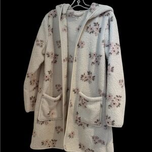 Daydream by Berkshire Cozy Floral Fleece Hooded Robe in Cream and Pink size L